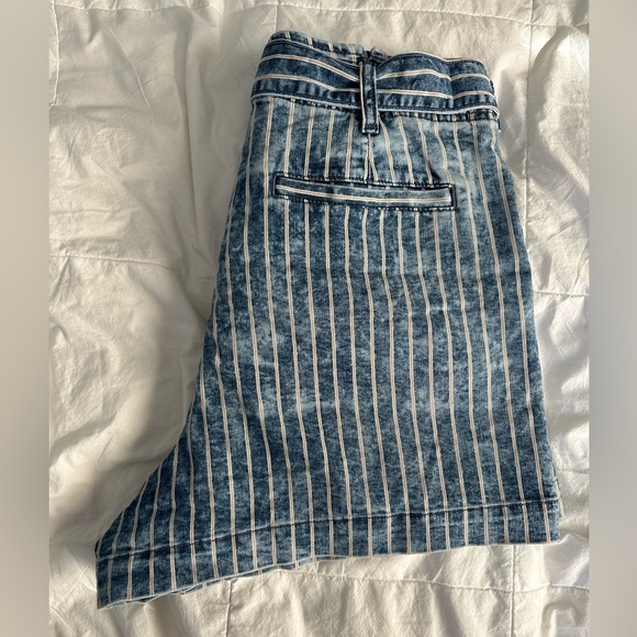 American Eagle Shorts - Picture 3 of 4